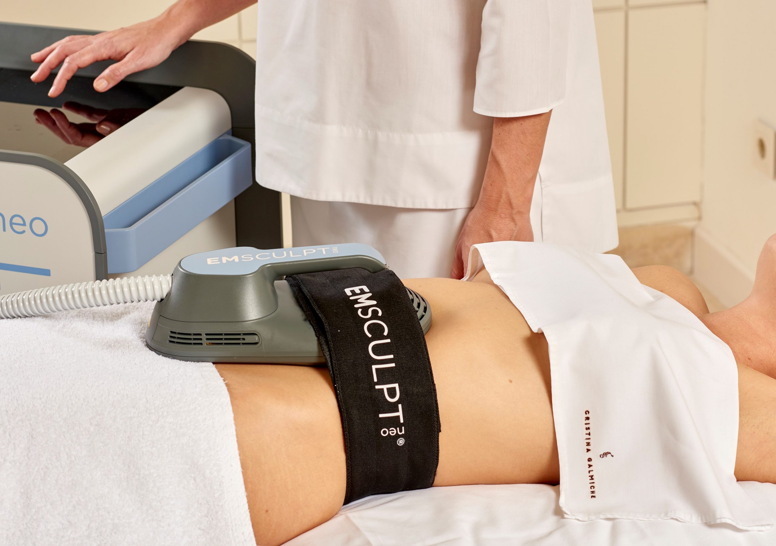 Tratamiento Emsculpt Neo: reduce grasa localizada y aumenta tu masa muscular
