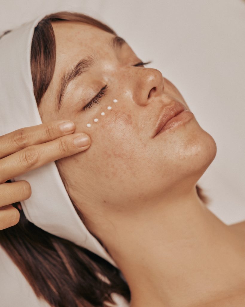 Tu piel también necesita descanso: cómo el estrés acelera el envejecimiento cutáneo4